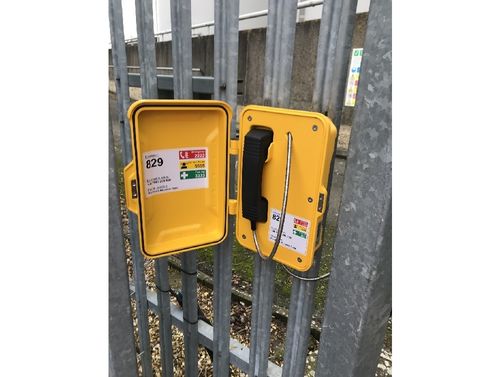 Últimas noticias de la empresa sobre Los teléfonos pesados de J&R se han instalado en Cowes, Isla de Wight en el Reino Unido