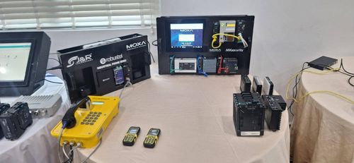 Últimas noticias de la empresa sobre Impulsando el Futuro Industrial de África: Soluciones de Comunicación Impermeables de J&R en el Día de la Tecnología de Ghana